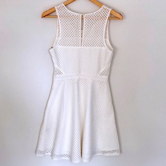 Jack by BB Dakota white laser cut lace dress size2 - Picture 3 of 5